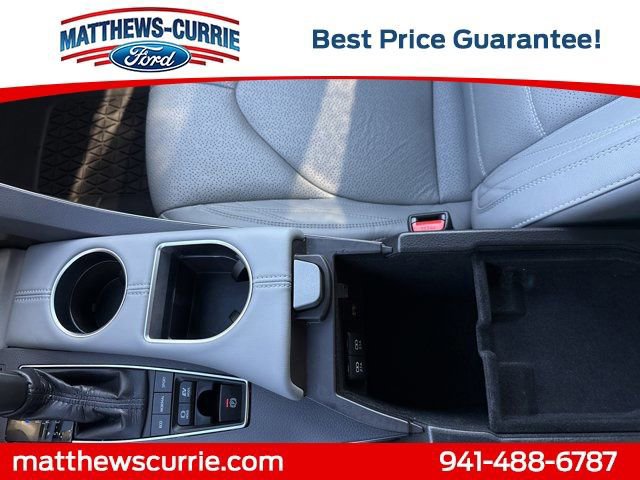 Used 2020 Toyota Avalon Limited image 15