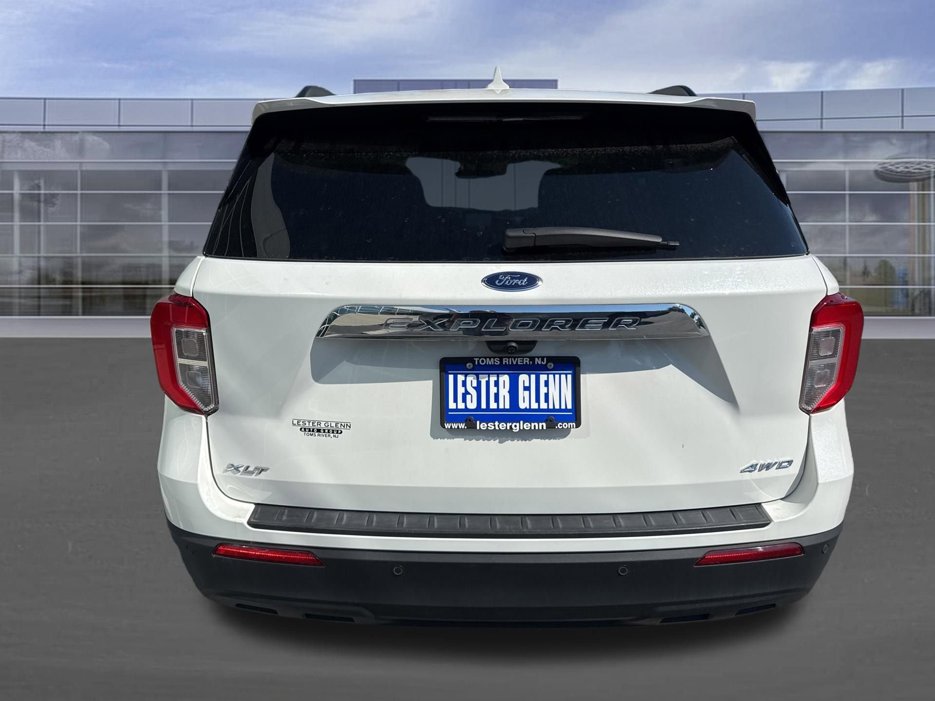 Certified 2023 Ford Explorer XLT AWD/4WD image 5