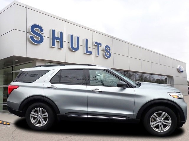 Certified 2023 Ford Explorer XLT w/ Equipment Group 202A image 2