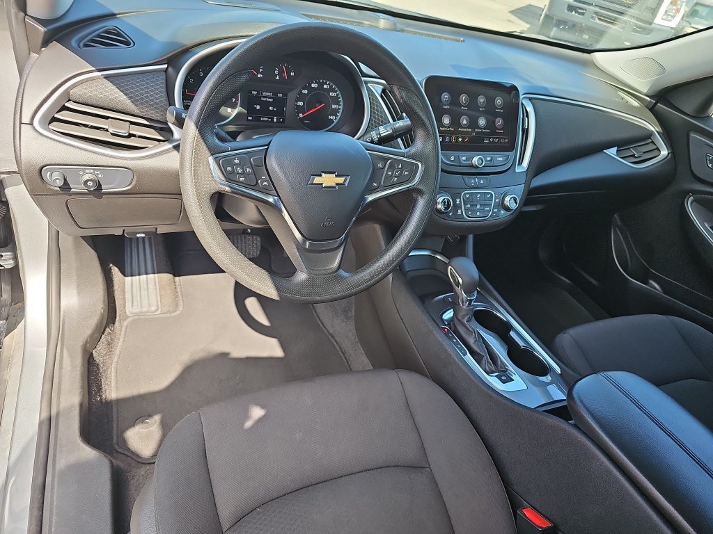 Used 2025 Chevrolet Malibu LT FWD image 15