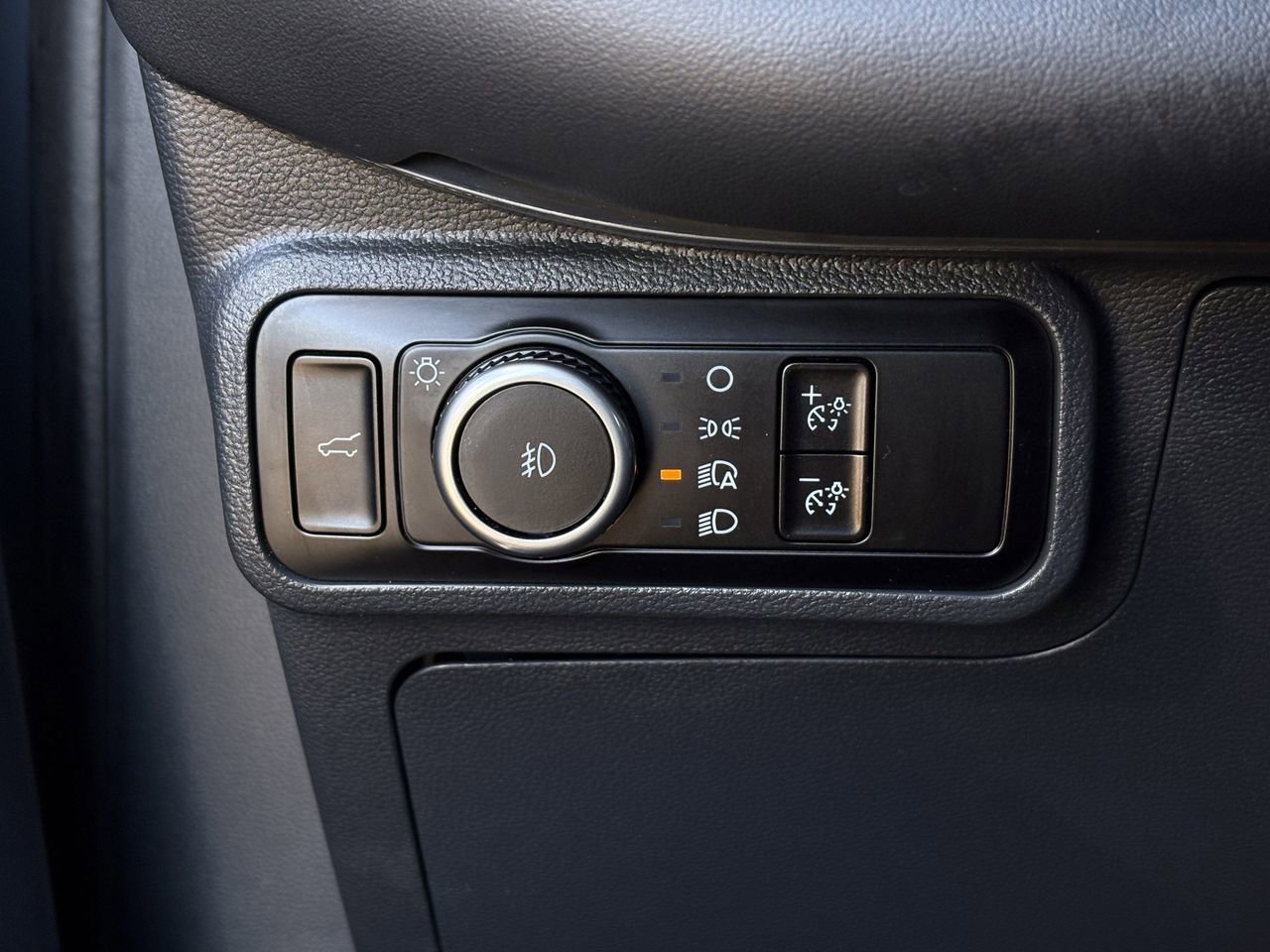 Certified 2025 Ford Explorer ST image 22