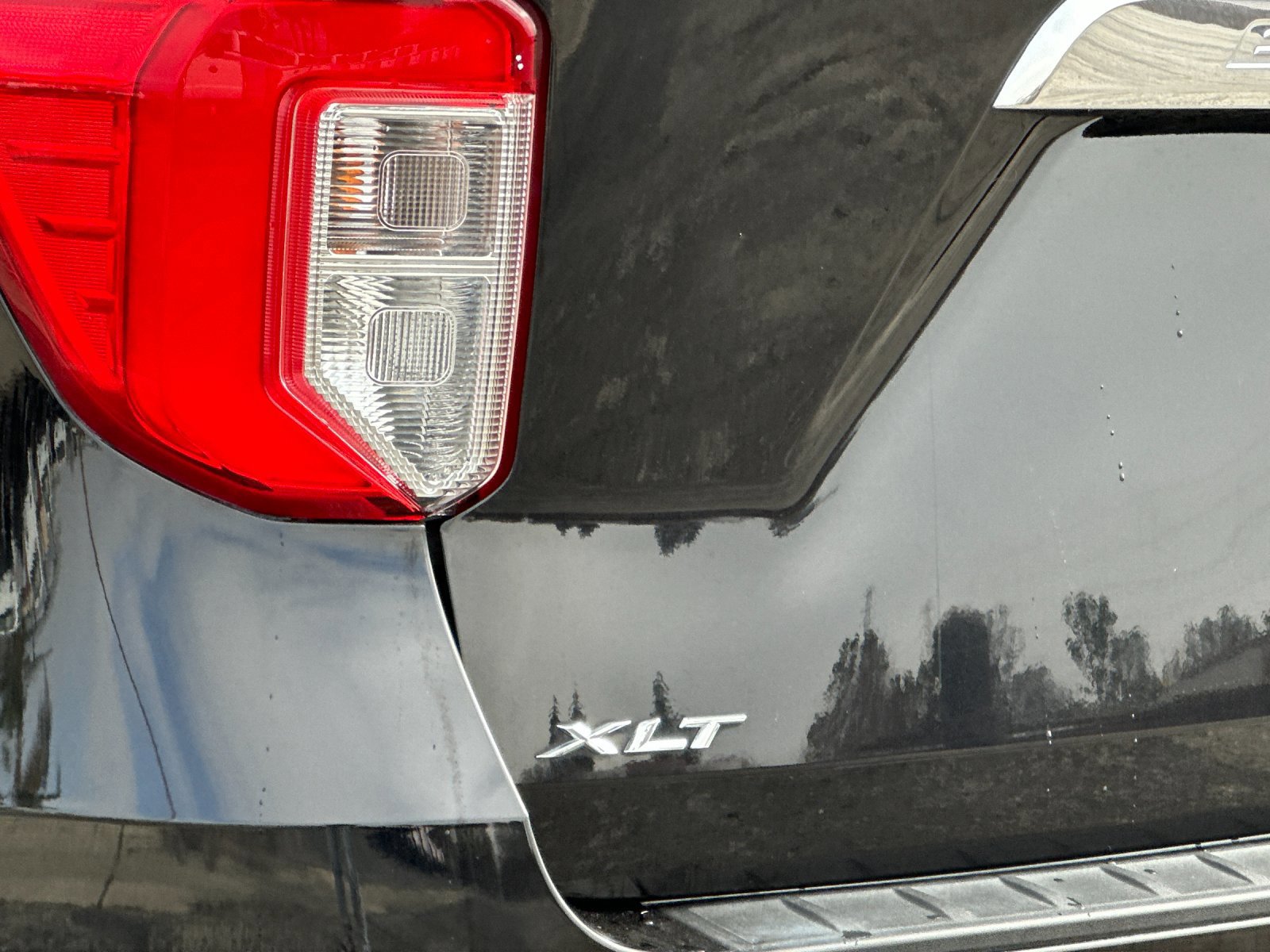 Certified 2022 Ford Explorer XLT image 28