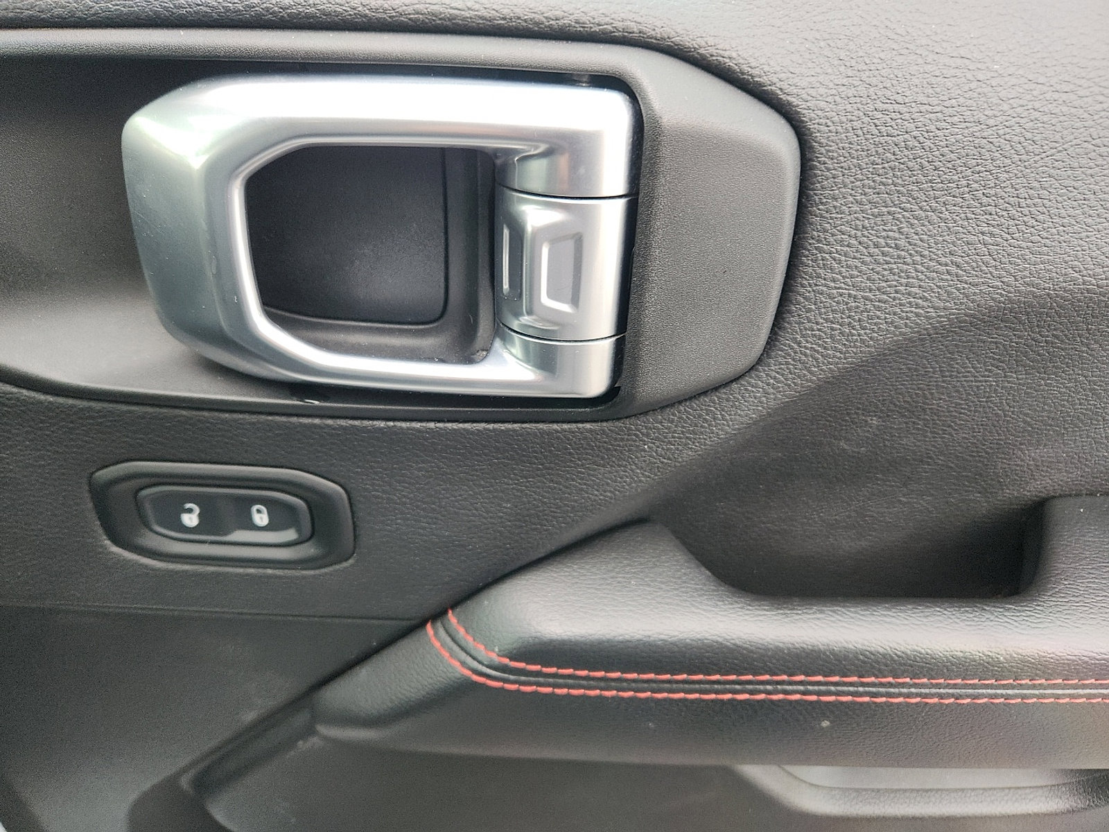 Used 2020 Jeep Wrangler Unlimited Rubicon w/ Dual Top Group image 35