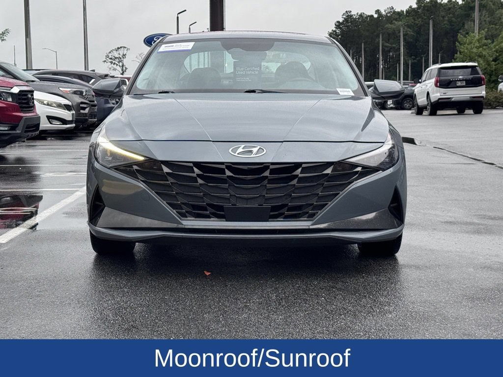 Used 2023 Hyundai Elantra Limited w/ Cargo Package FWD image 3