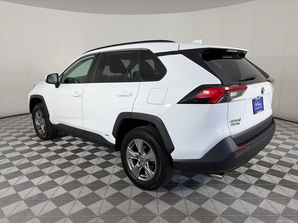 Used 2024 Toyota RAV4 XLE AWD/4WD image 5