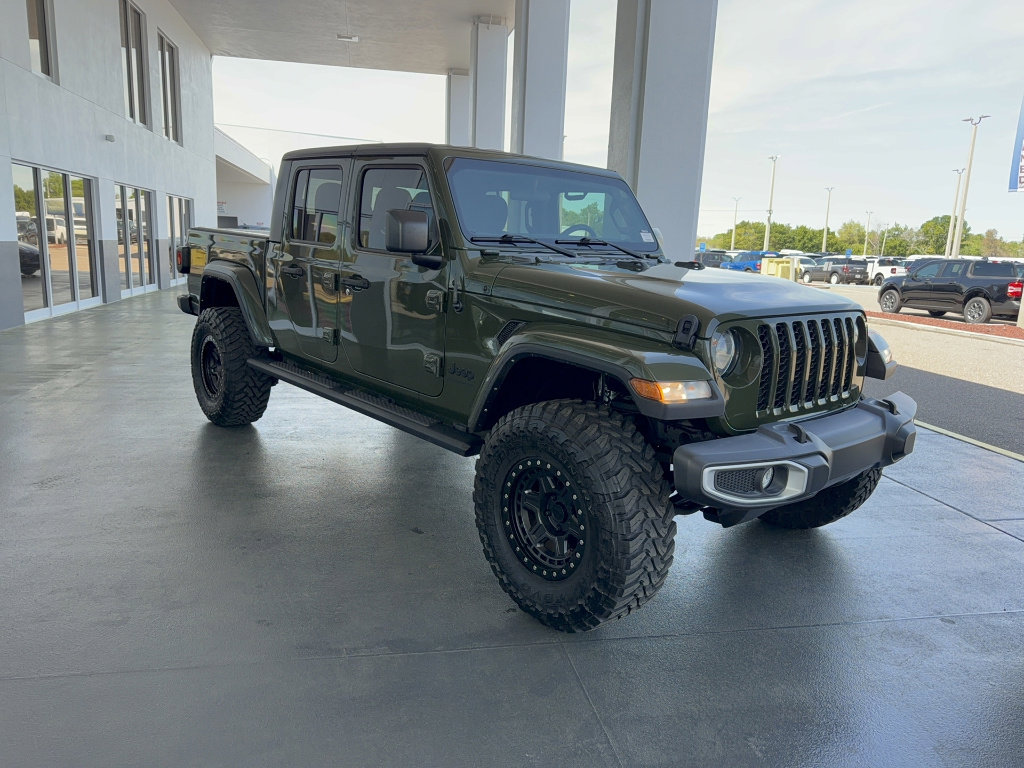 Used 2023 Jeep Gladiator Sport AWD/4WD image 4