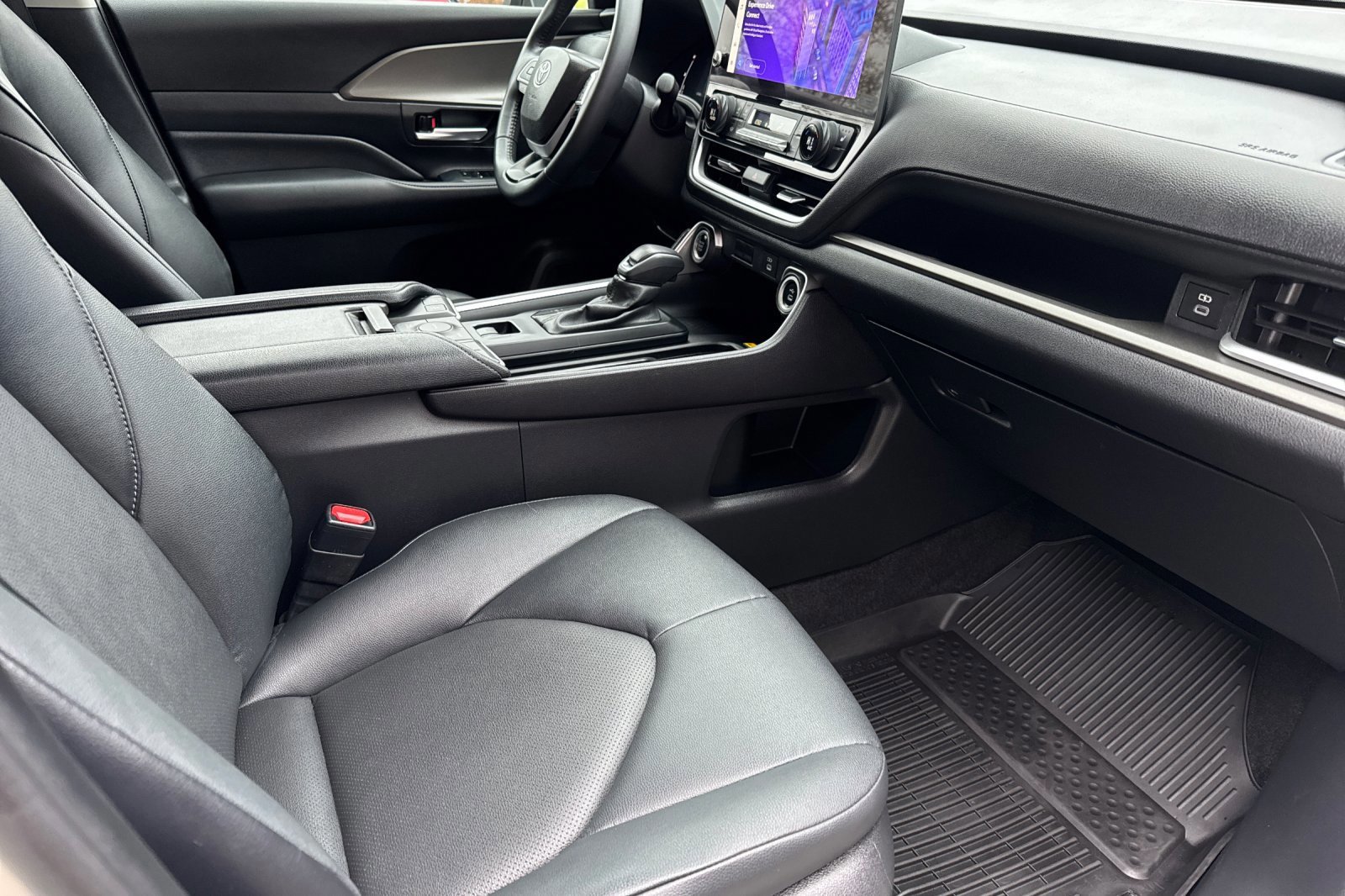 Used 2024 Toyota Grand Highlander AWD image 18