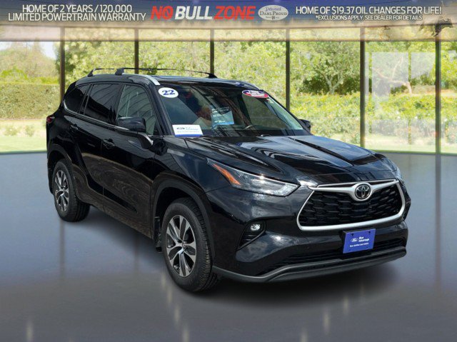 Used 2022 Toyota Highlander XLE AWD/4WD image 7