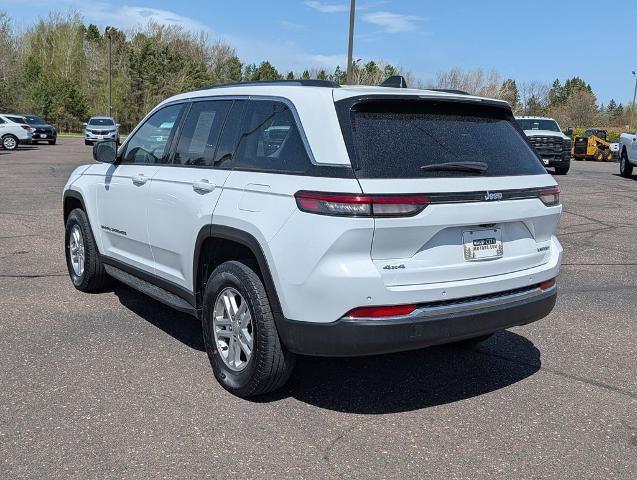 Used 2023 Jeep Grand Cherokee Laredo AWD/4WD image 7