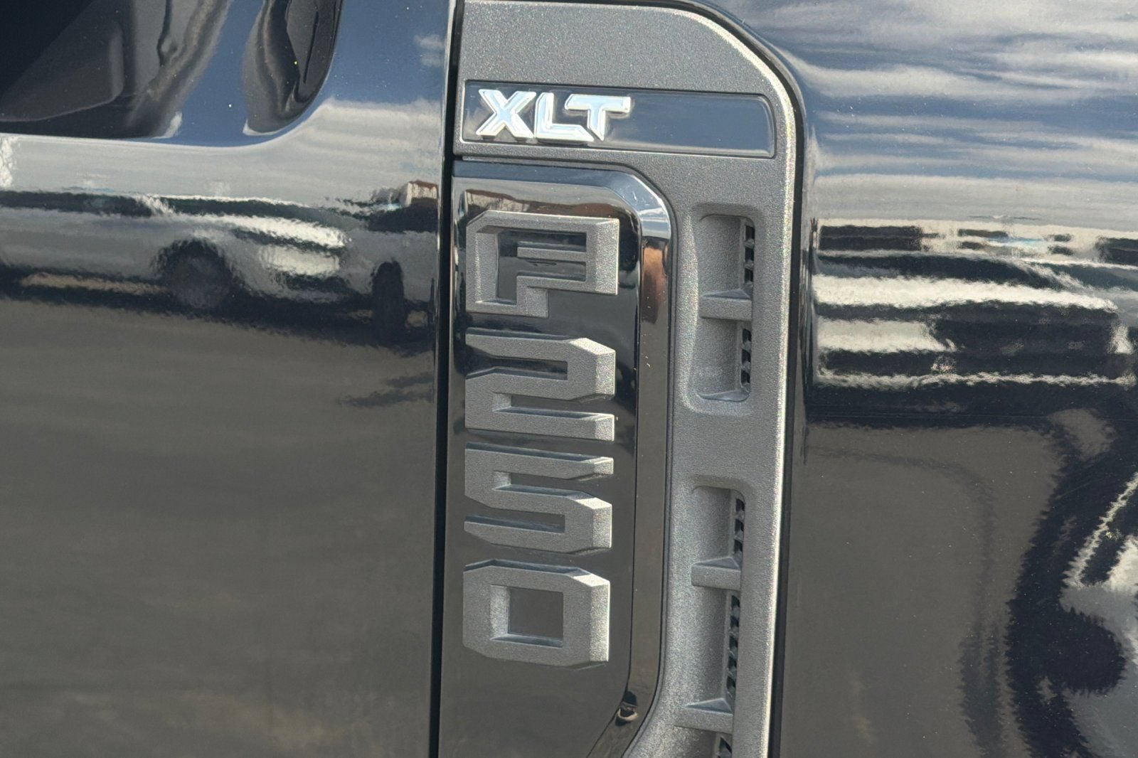 Certified 2024 Ford F250 XLT w/ XLT Premium Package AWD/4WD image 26