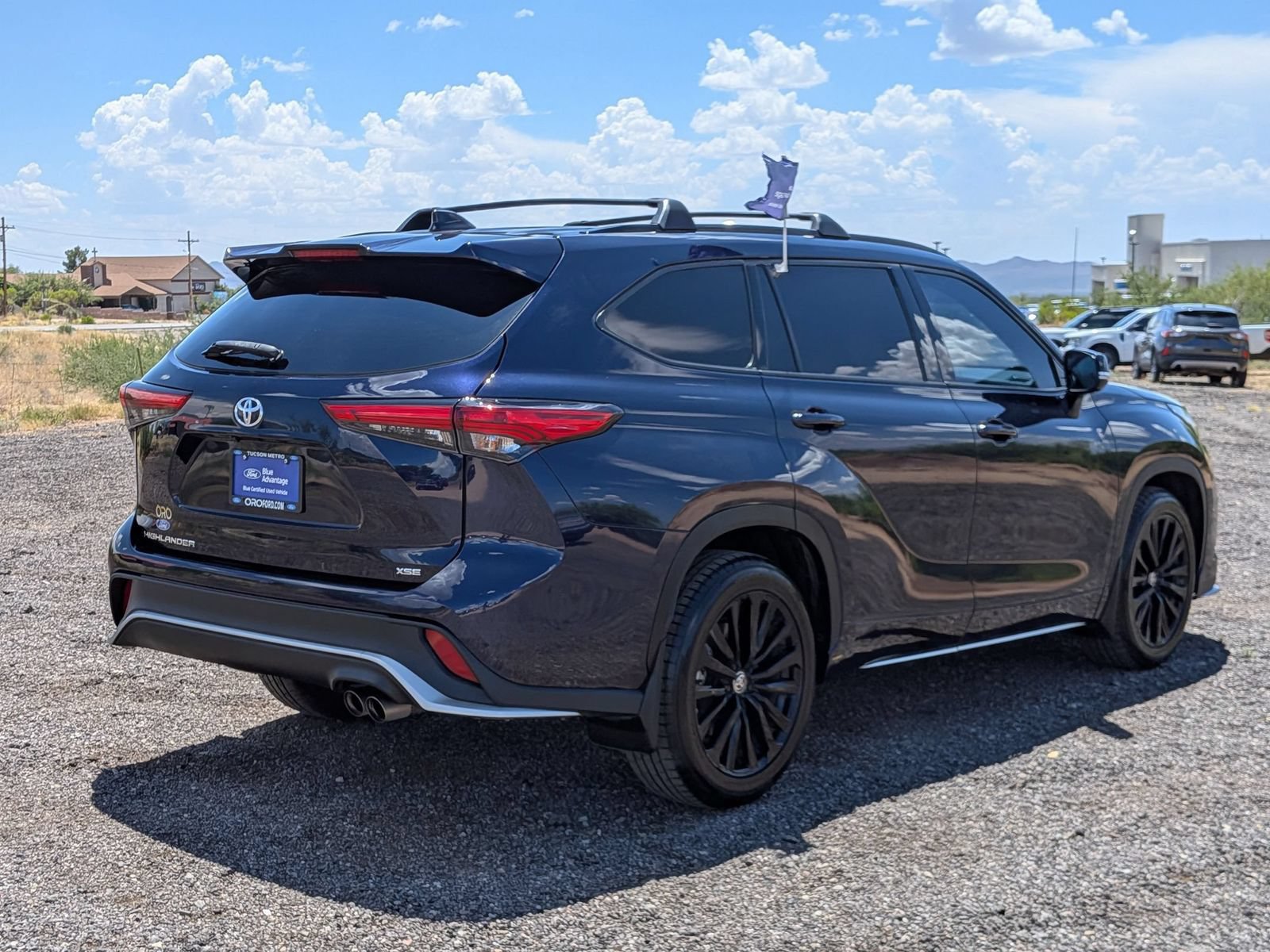 Used 2023 Toyota Highlander XSE FWD image 5