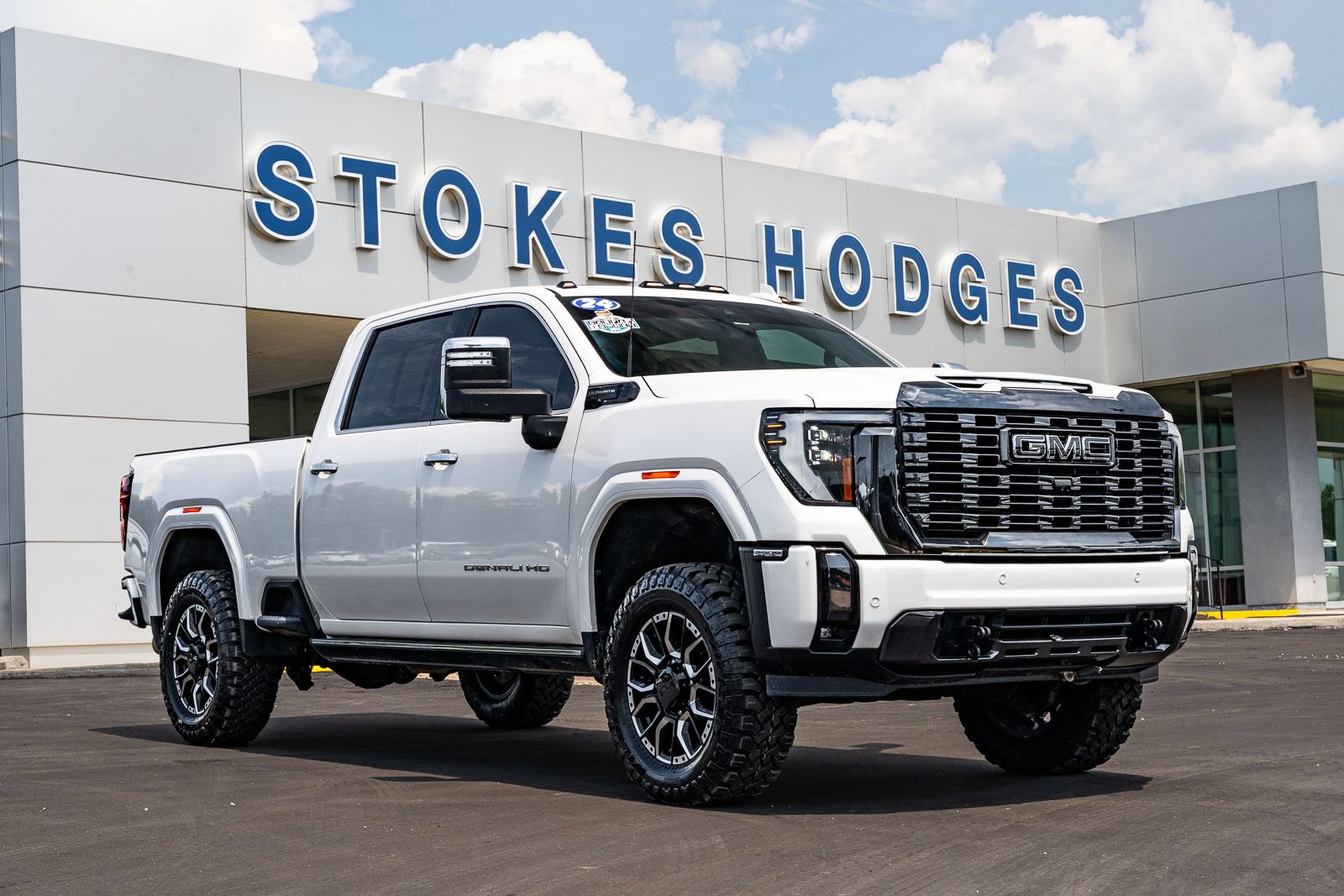 Used 2024 GMC Sierra 2500 Denali Ultimate w/ Max Trailering Package