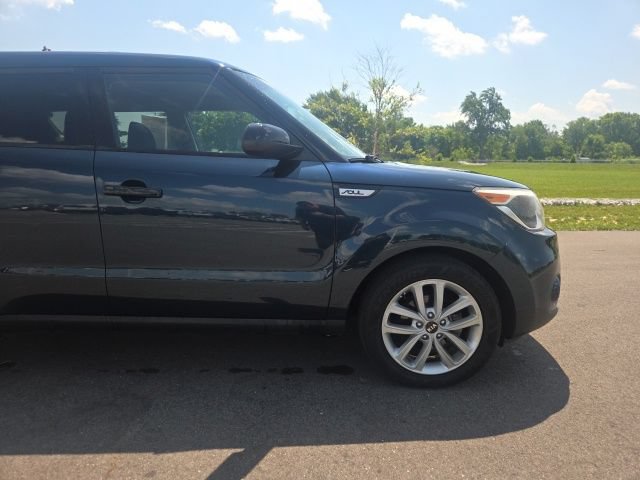 Used 2017 Kia Soul + w/ Audio Package FWD image 4