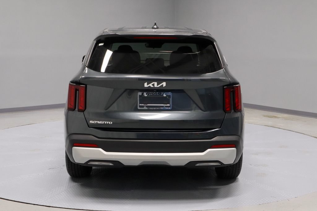 Used 2025 Kia Sorento LX FWD image 10
