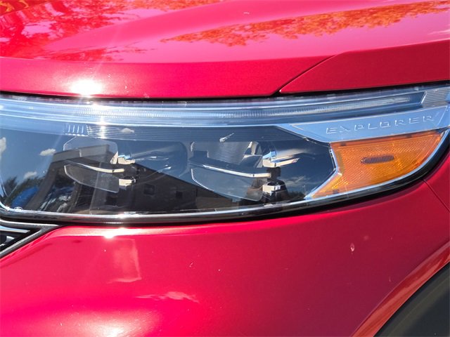 Certified 2022 Ford Explorer XLT w/ Equipment Group 202A image 4