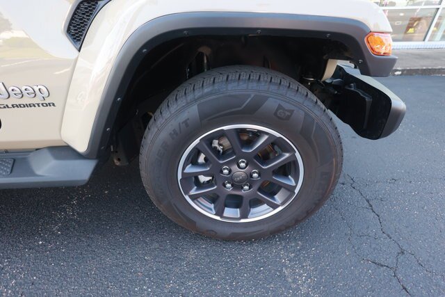 Used 2022 Jeep Gladiator Overland w/ Popular Equipment Package AWD/4WD image 4