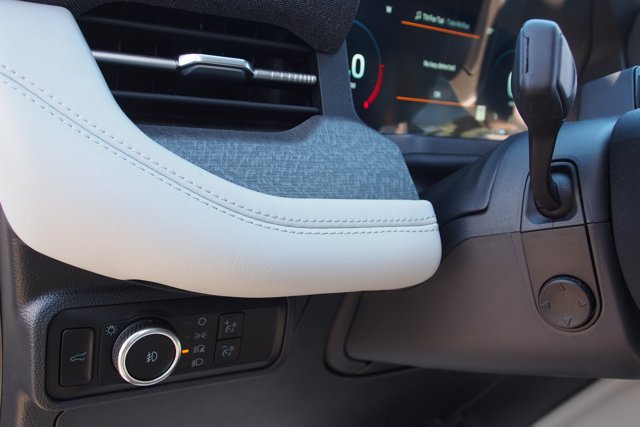 Certified 2025 Ford Explorer Platinum w/ Ultimate Package image 25