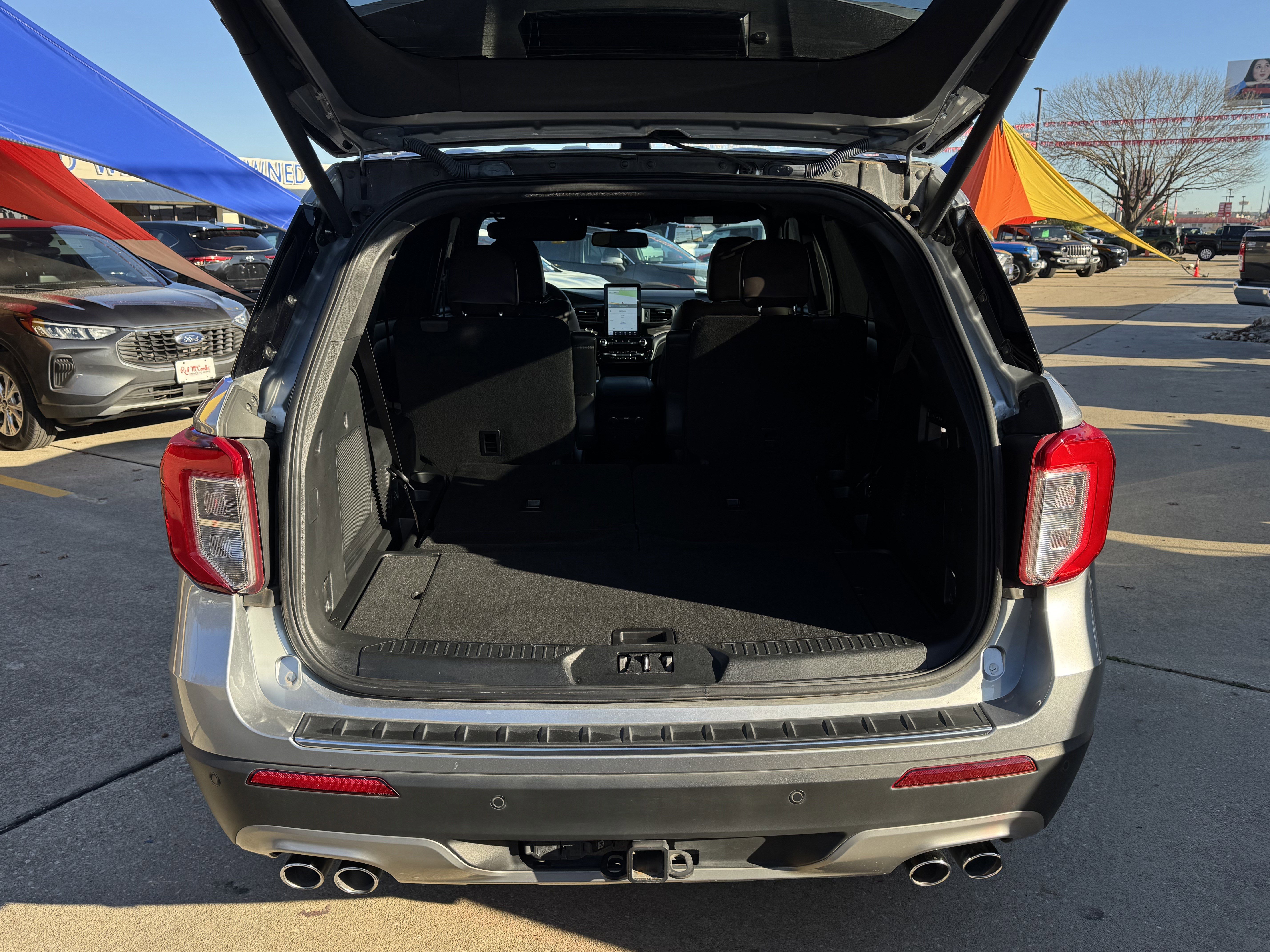 Certified 2022 Ford Explorer Platinum w/ Equipment Group 601A image 11