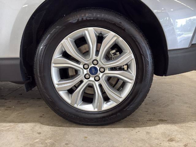 Certified 2022 Ford Edge Titanium AWD/4WD image 8