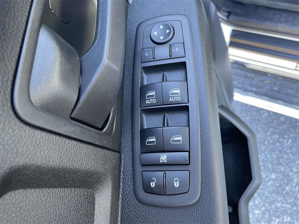 Used 2022 RAM 2500 Tradesman w/ Chrome Appearance Group image 16