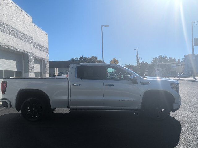 Used 2022 GMC Sierra 1500 Denali w/ Denali Reserve Package AWD/4WD image 6