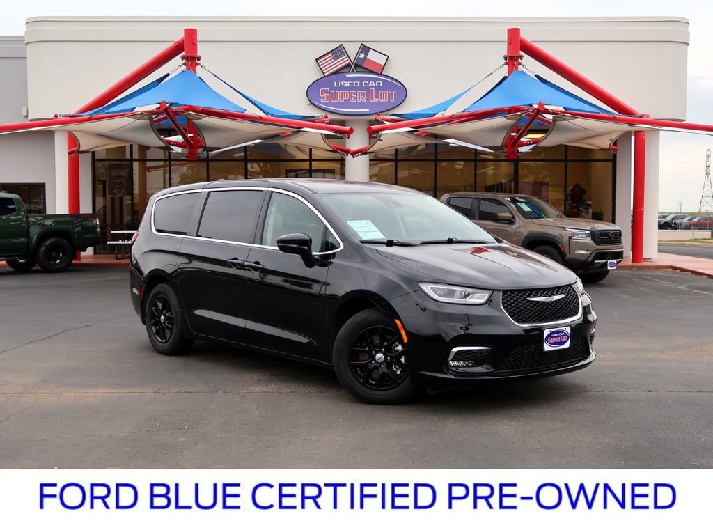 Used 2024 Chrysler Pacifica Touring-L