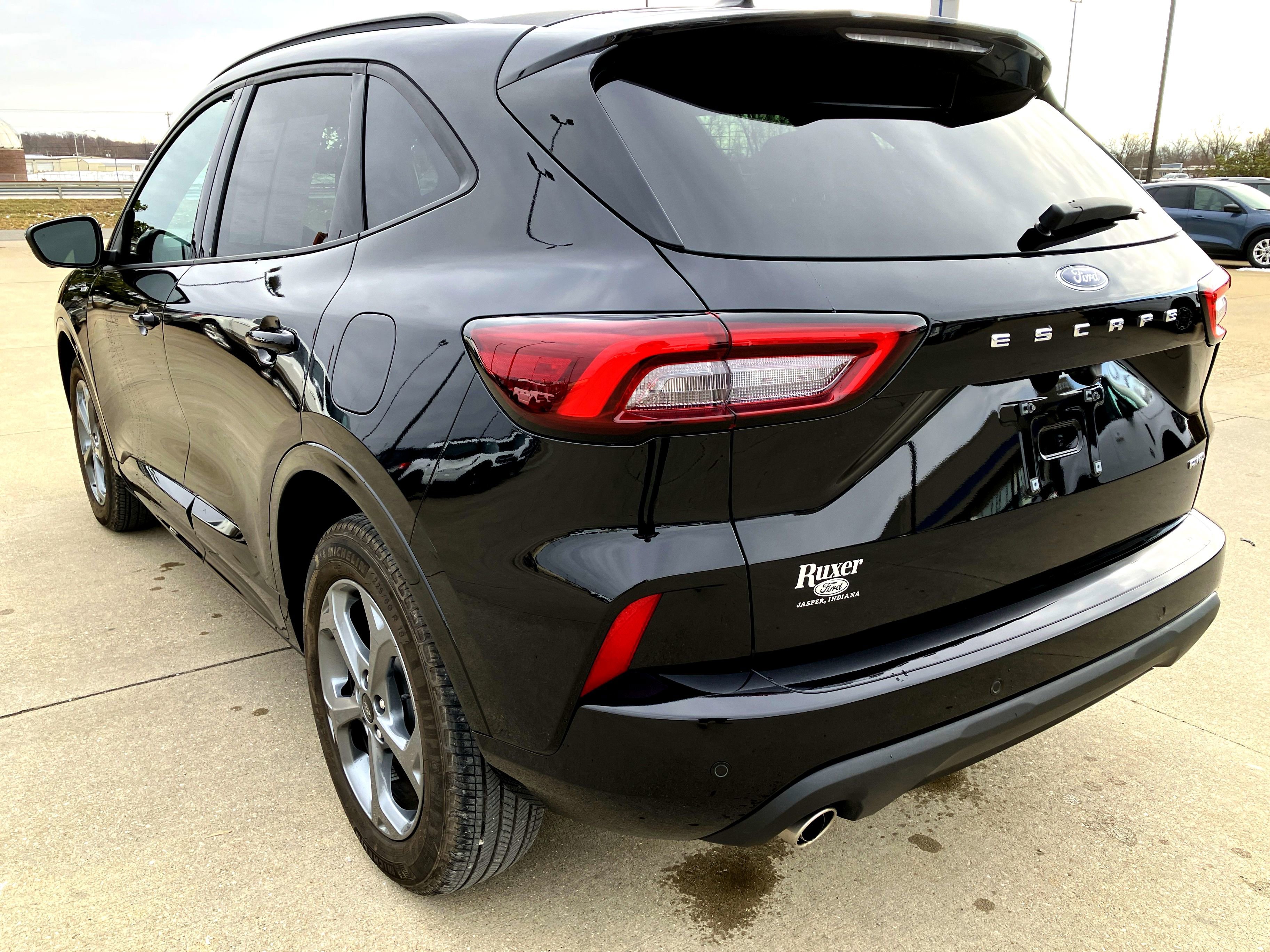 Certified 2023 Ford Escape ST-Line Select w/ Tech Pack #2 image 4