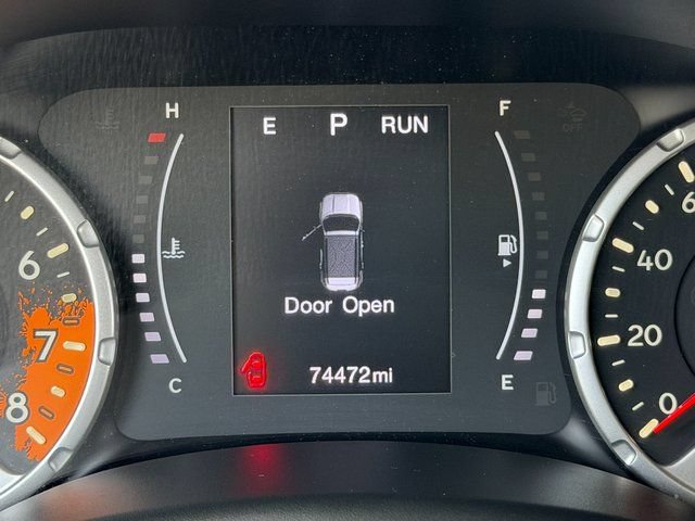 Used 2017 Jeep Renegade Latitude AWD/4WD image 7