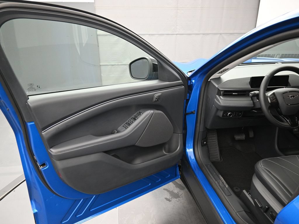 Certified 2025 Ford Mustang Mach-E Select w/ Comfort Package Lite RWD image 9