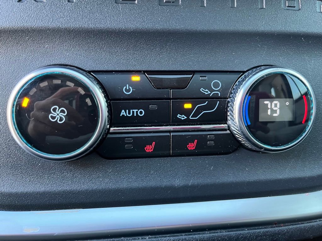 Certified 2025 Ford Expedition Max Platinum image 15