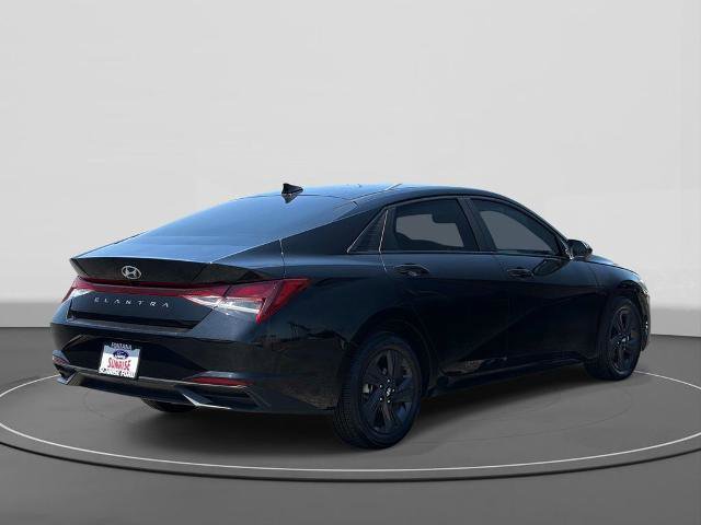 Used 2023 Hyundai Elantra SEL FWD image 5