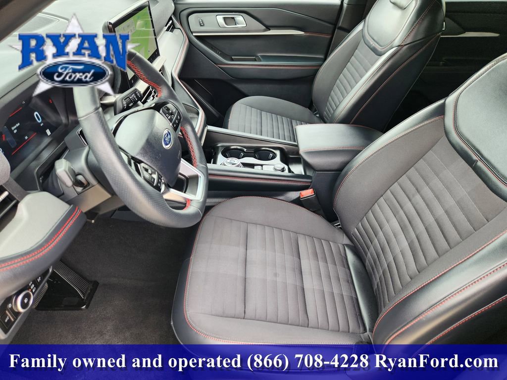 Certified 2025 Ford Explorer ST-Line AWD/4WD image 9