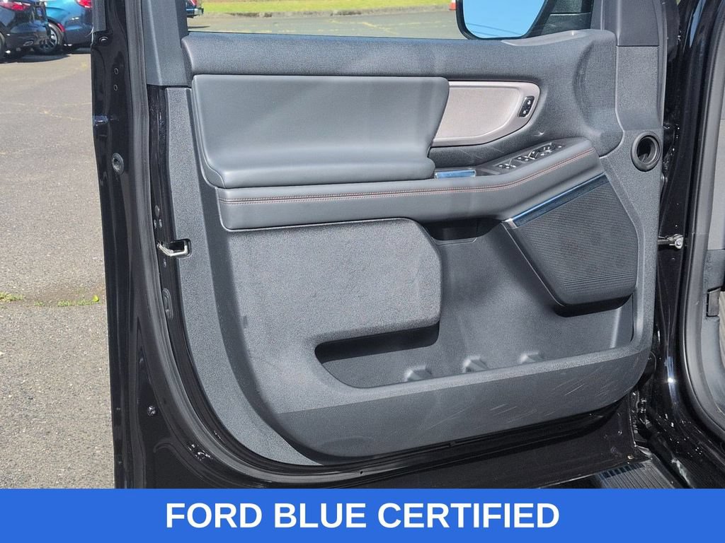 Certified 2025 Ford Expedition Active AWD/4WD image 9