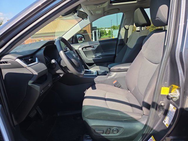 Used 2019 Toyota RAV4 XLE FWD image 10