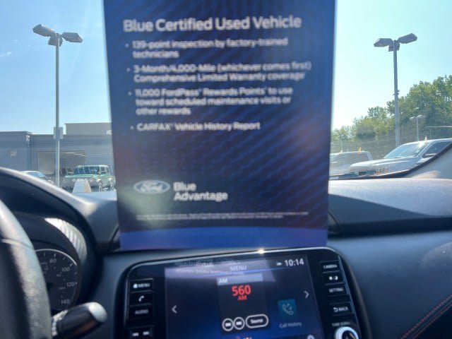 Used 2024 Nissan Versa SR FWD image 19