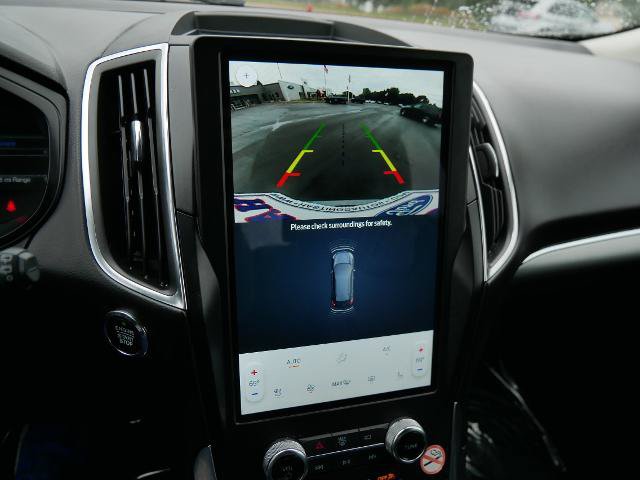 Certified 2024 Ford Edge Titanium AWD/4WD image 25