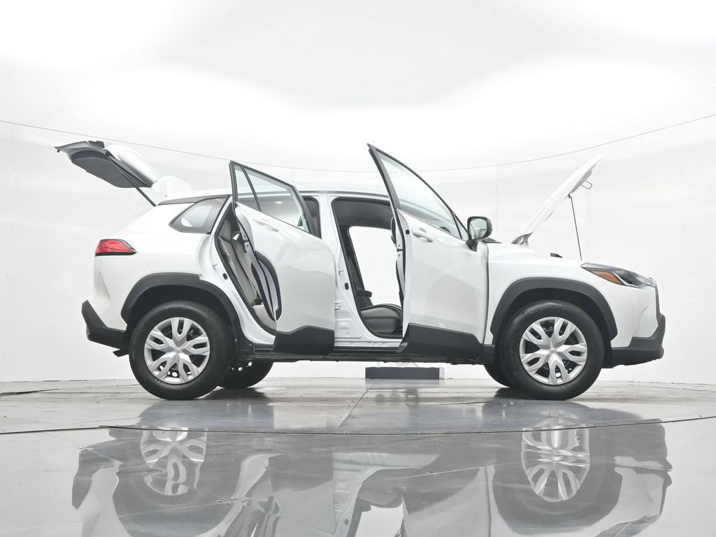 Used 2025 Toyota Corolla Cross L FWD image 45