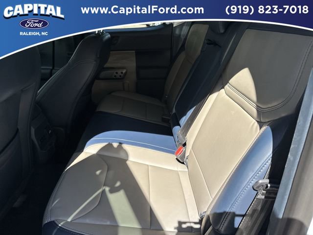 Certified 2025 Ford Maverick Lariat w/ 4K Tow Package AWD/4WD image 16