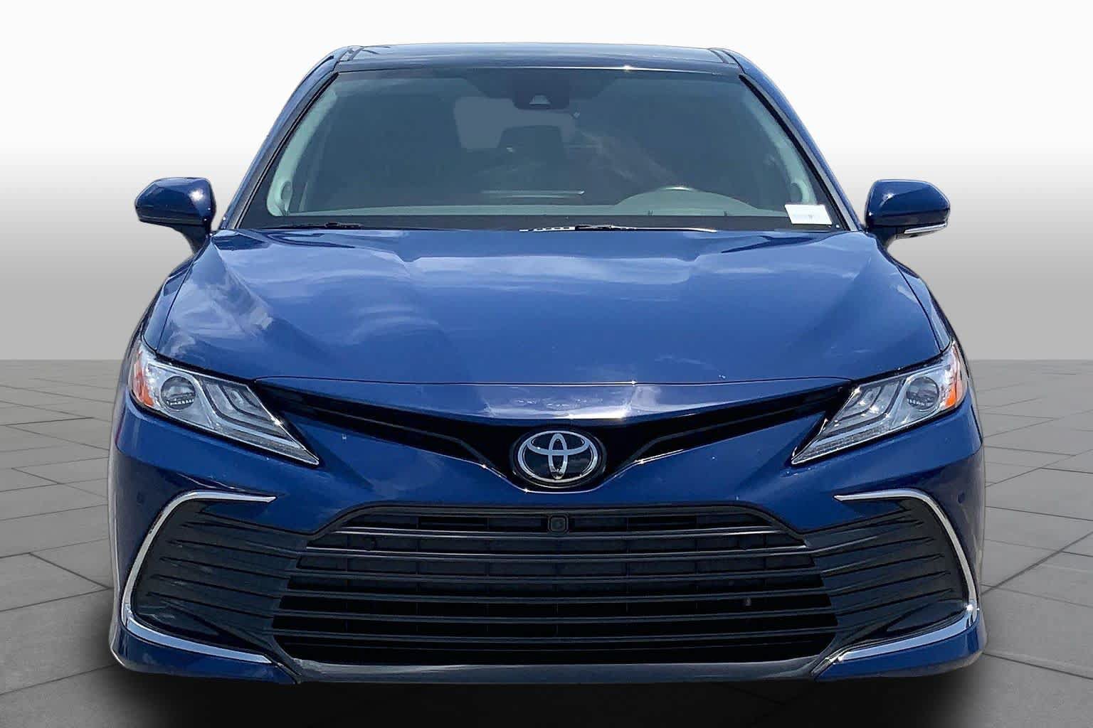 Used 2024 Toyota Camry XLE w/ Navigation Package FWD image 4