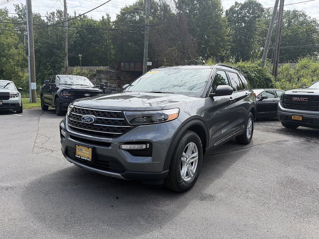 Certified 2023 Ford Explorer XLT w/ Equipment Group 202A AWD/4WD image 9