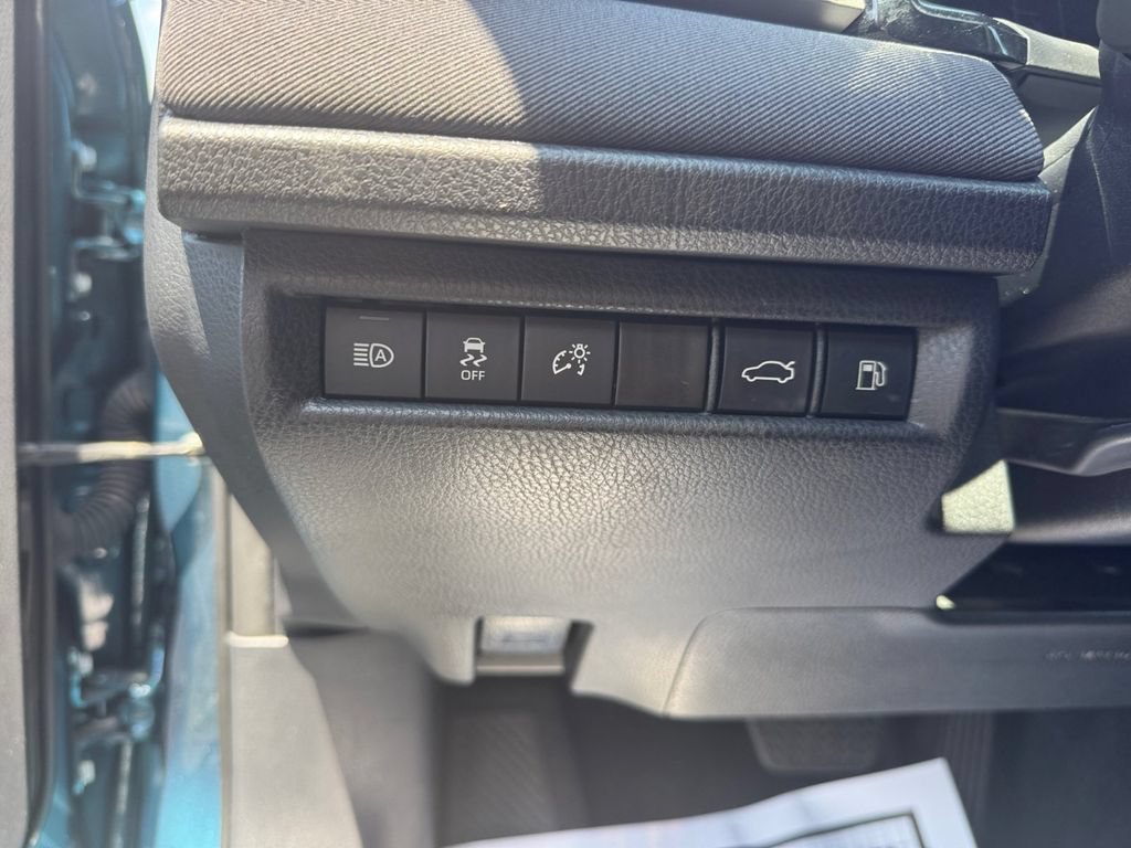 Used 2025 Toyota Camry LE FWD image 28