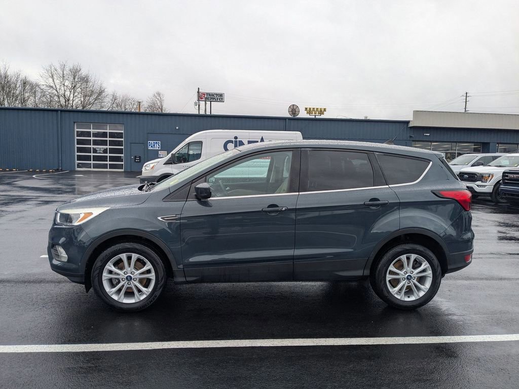 Certified 2019 Ford Escape SE image 3