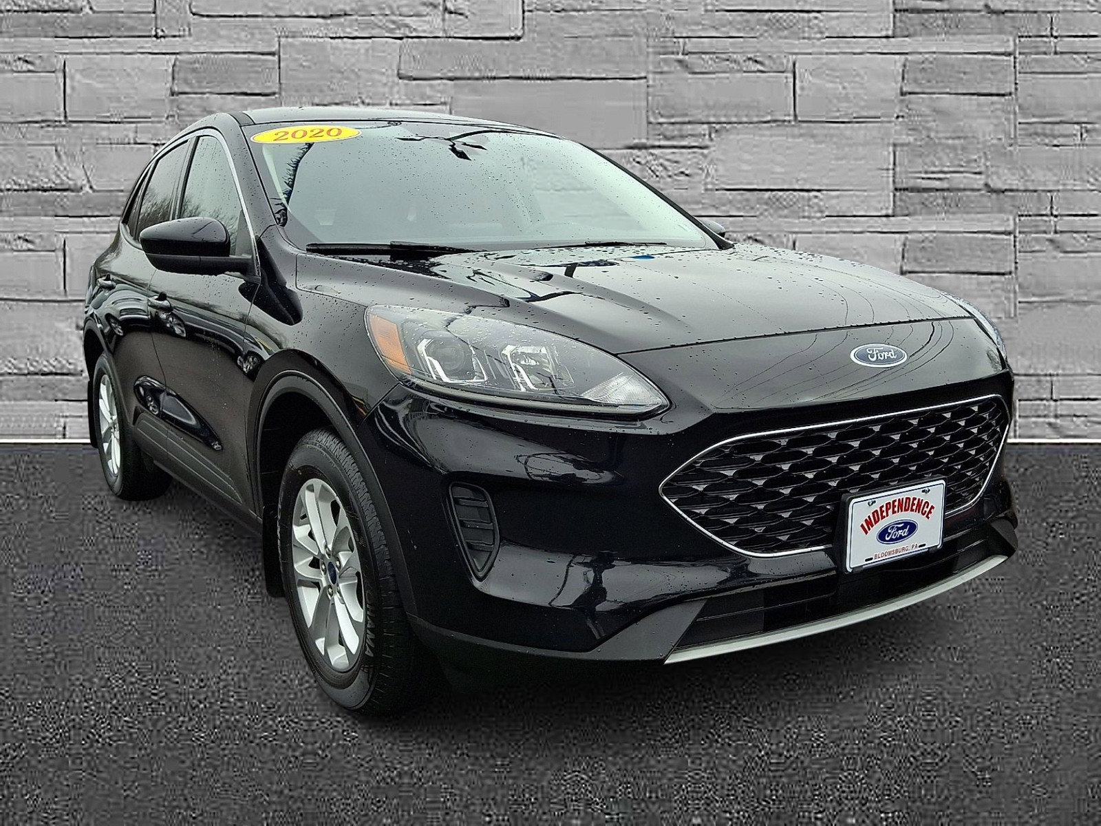 Certified 2020 Ford Escape SE image 2