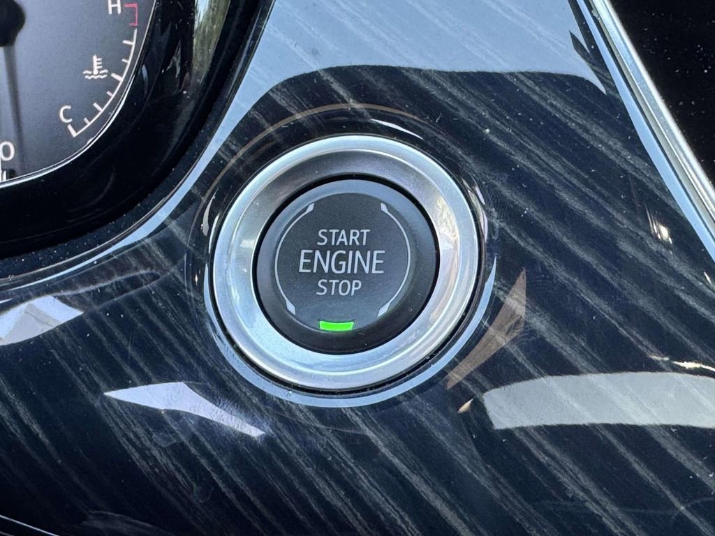 Used 2024 Cadillac XT6 Premium Luxury w/ LPO, Floor Liner Package FWD image 13