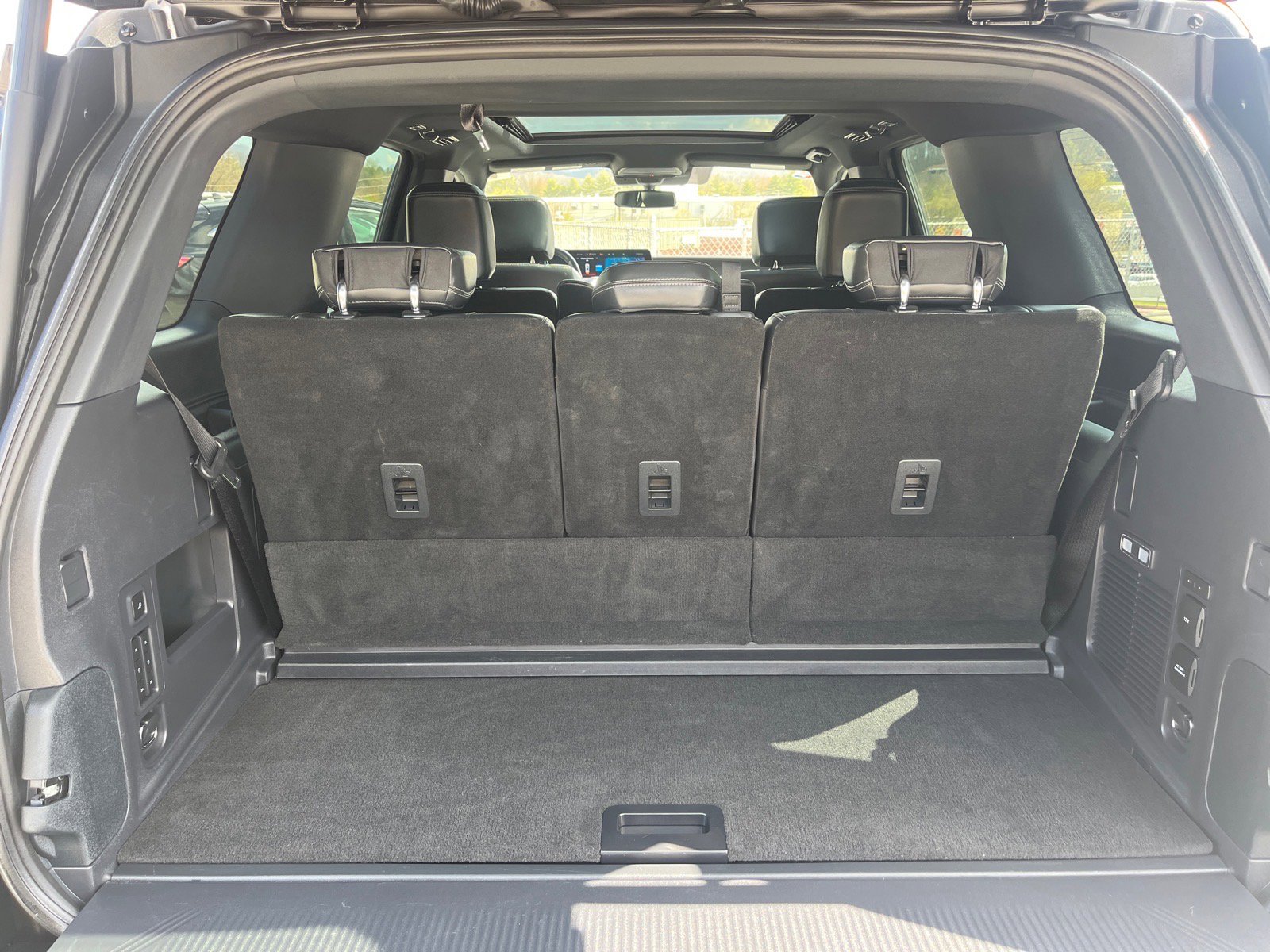 Certified 2025 Ford Expedition Platinum w/ Stealth Appearance Package AWD/4WD image 19
