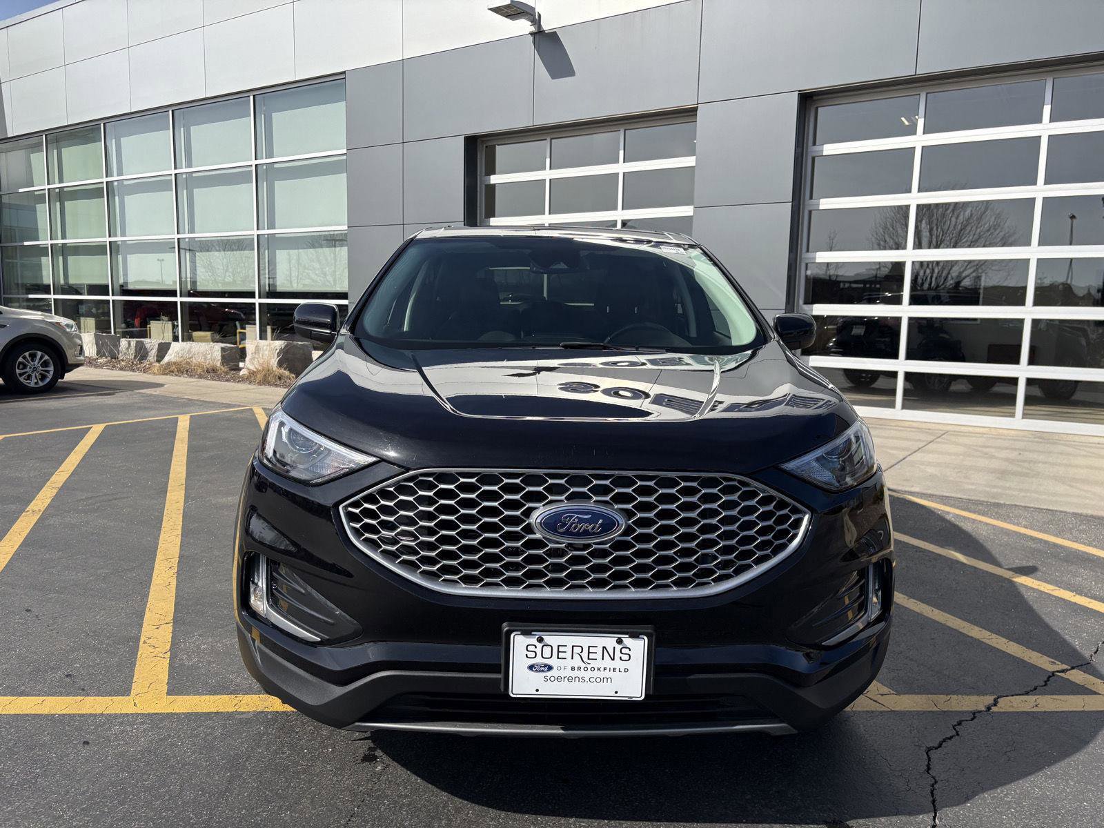 Certified 2024 Ford Edge SEL w/ Convenience Package image 2