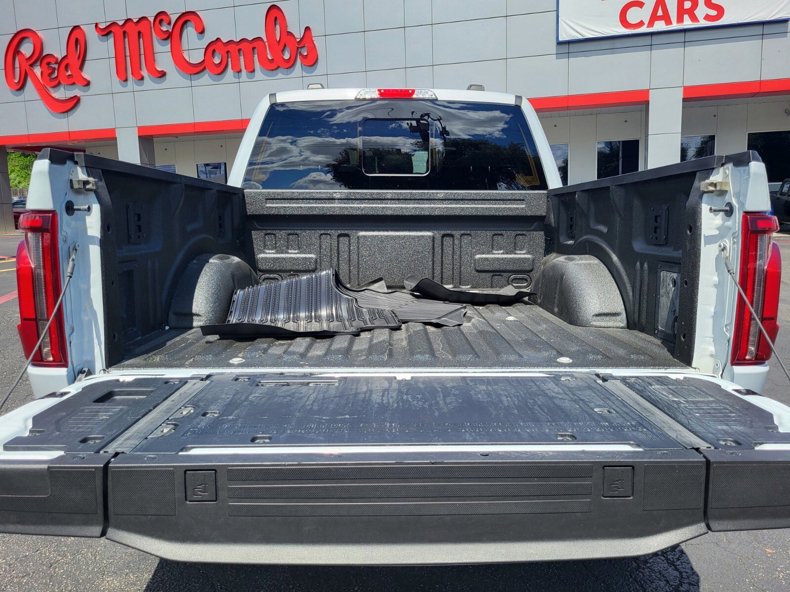 Certified 2025 Ford F150 Lariat w/ Equipment Group 502A High AWD/4WD image 32