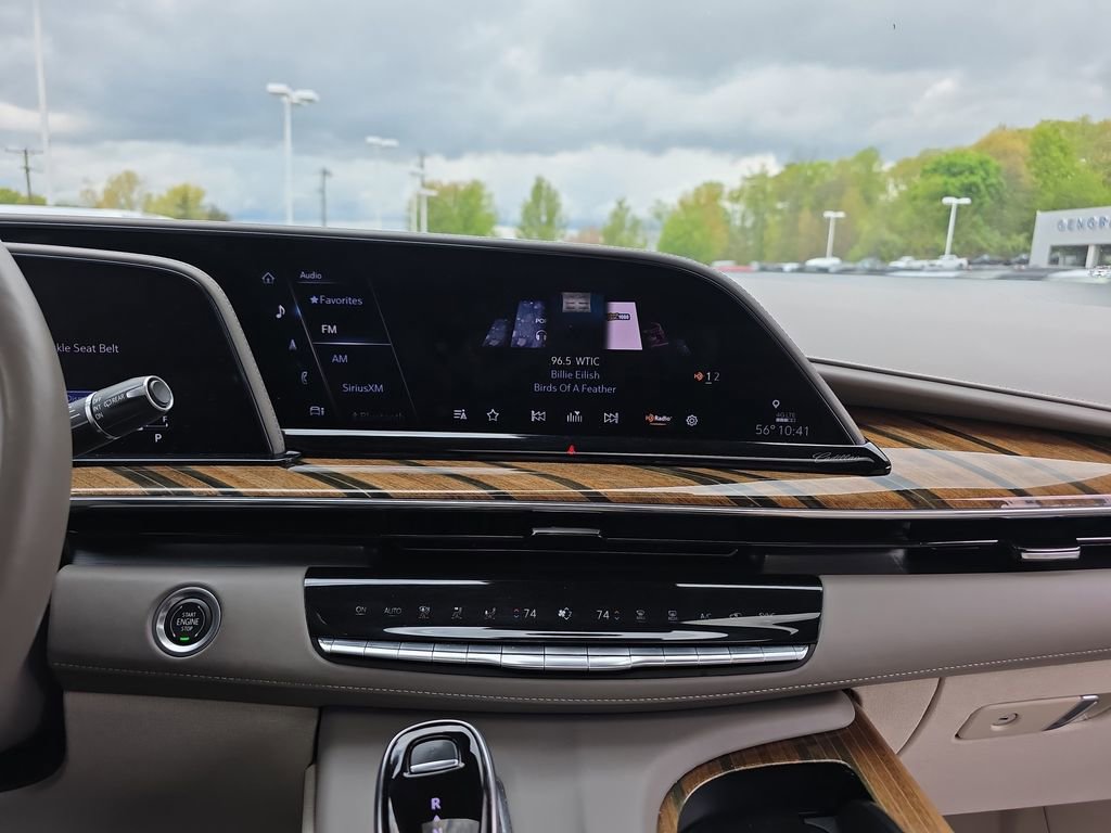 Used 2022 Cadillac Escalade ESV Premium Luxury Platinum AWD/4WD image 32