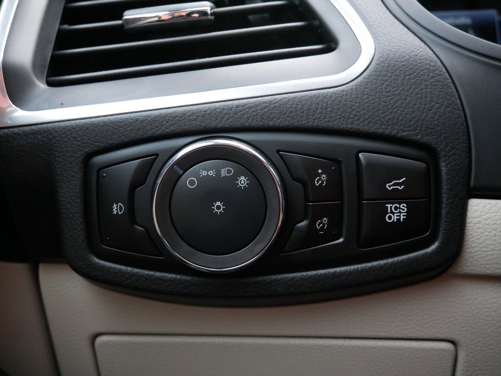 Certified 2024 Ford Edge Titanium w/ Titanium Elite Package image 17