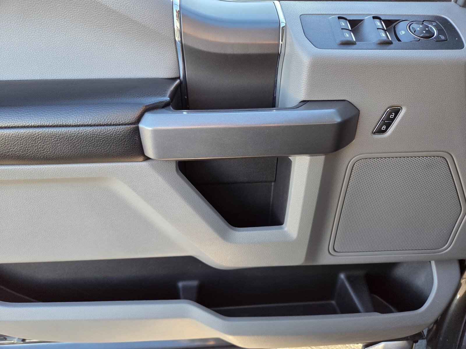 Certified 2018 Ford F150 XLT w/ Equipment Group 302A Luxury image 17